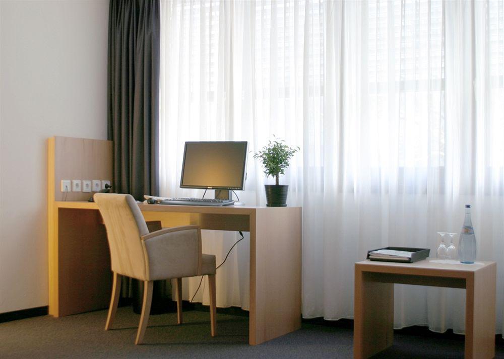 Hotel Berlin Sindelfingen Esterno foto